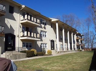 21 Pavilion Rd APT 17, Suffern, NY 10901