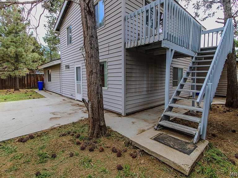 870 Ash Ln — Photo 37