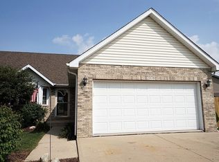 2376 Caton Crest Dr, Crest Hill, IL 60403