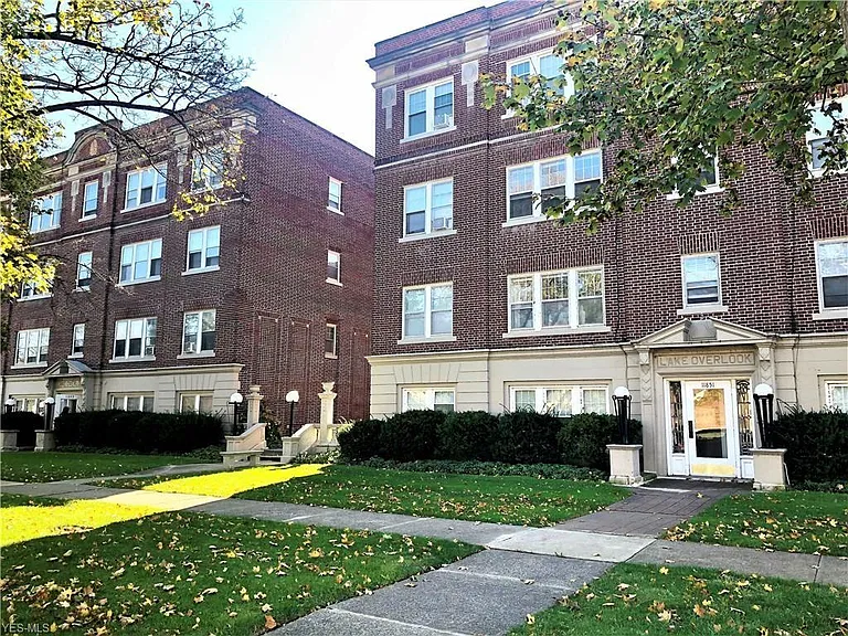11851 Lake Ave — Photo 1