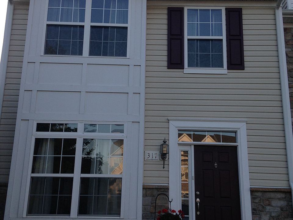 1st image of 317 Old Squaw Ct