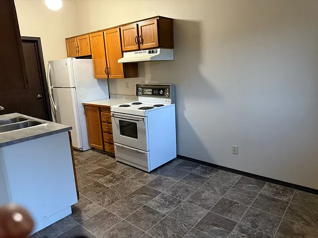 In Suite Laundry! 2 Bedroom 6-Plex in Highland Green!! — Photo 3