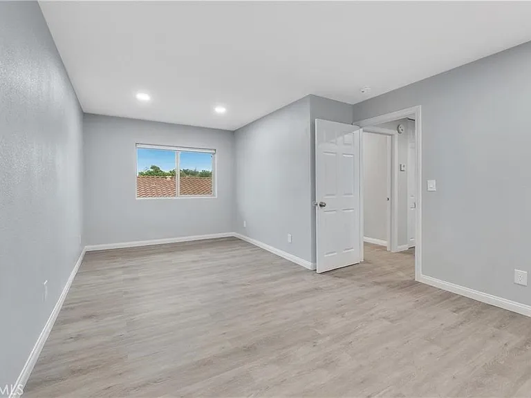 2644 Sycamore Dr — Photo 26