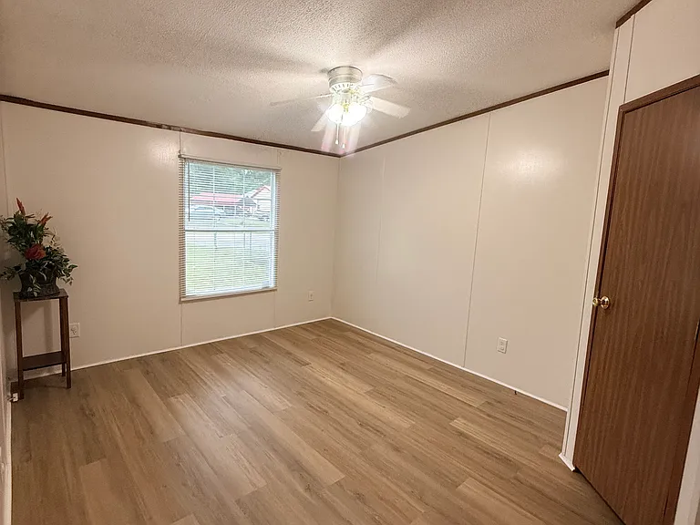Old Cameron Rd — Photo 10