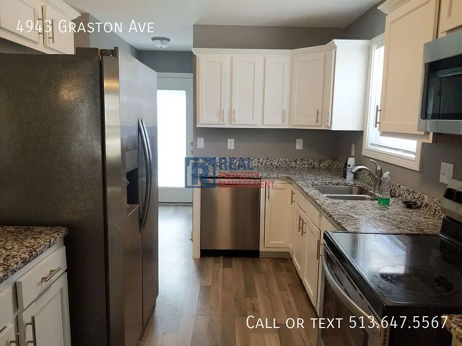 You will fall in love with this 3BR 2.5 Bath Louisville home! — Photo 3