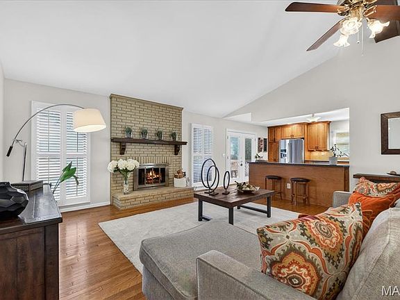 2nd image of 1331 Parkview Valley Dr
