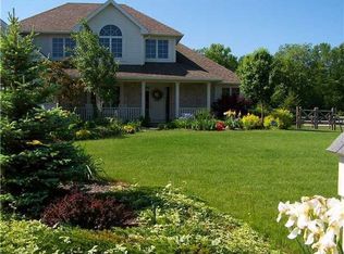 11025 Oak Pointe Dr, Whitehouse, OH
