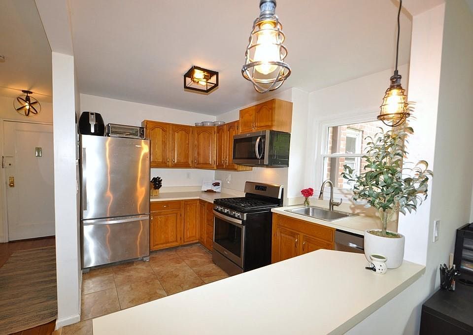 1st image of 330 S Broadway #G6