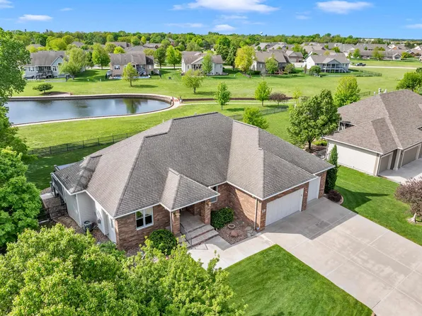 401 Lakewood Dr, North Newton, KS 67117