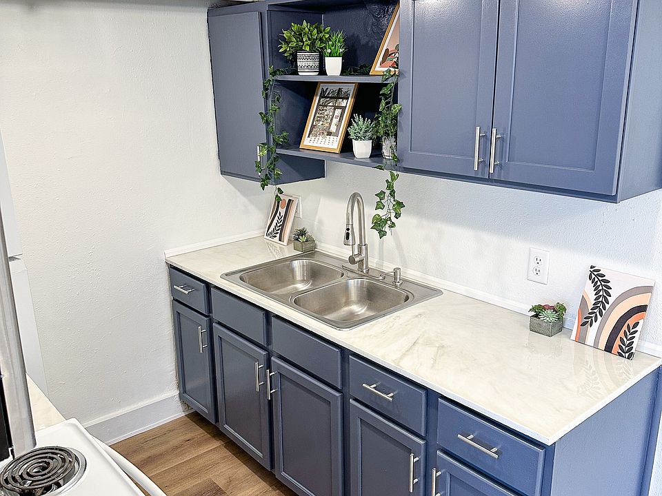 1st image of 2600 Kingman Blvd #14