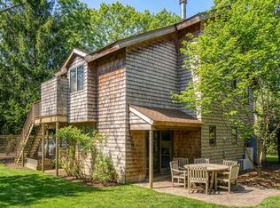 19 4th St, East Hampton, NY 11937