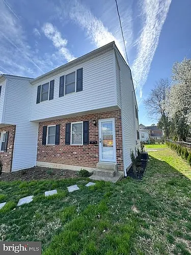 104 Stuart Ave Photo 1