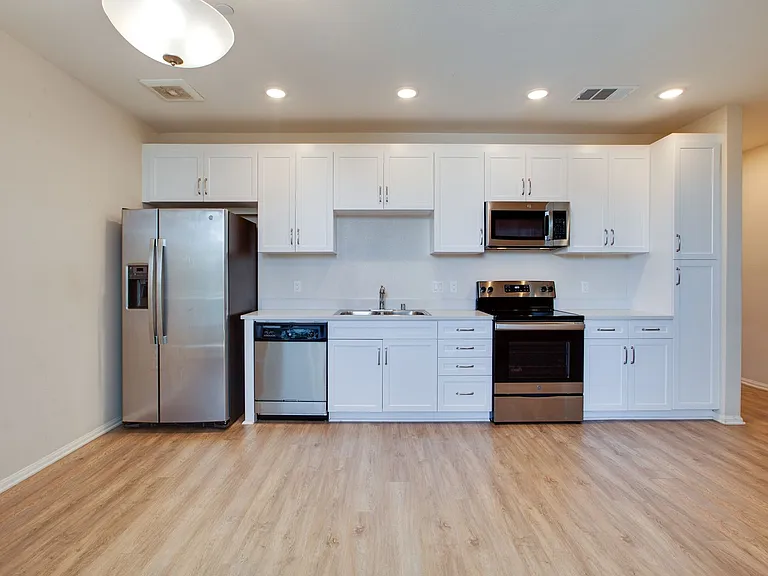 288 Center St. — Photo 28