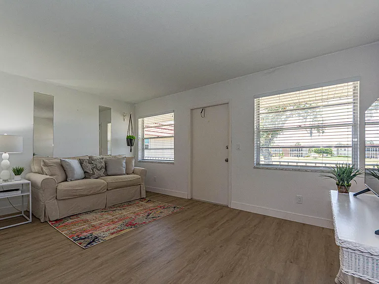 60 Woodland Dr #204 — Photo 6