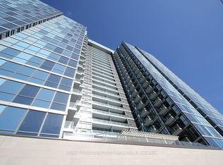 210 Simcoe St #2410, Toronto, ON M5T 0A9