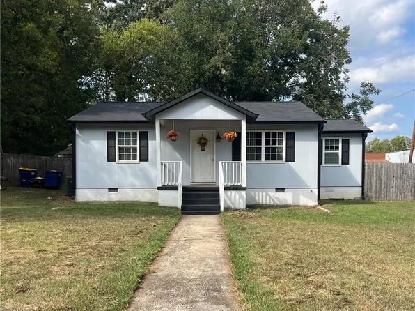 302 W Gene Hairston St, Madison, NC 27025