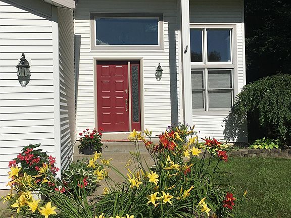 2nd image of 59939 Whitewood Dr