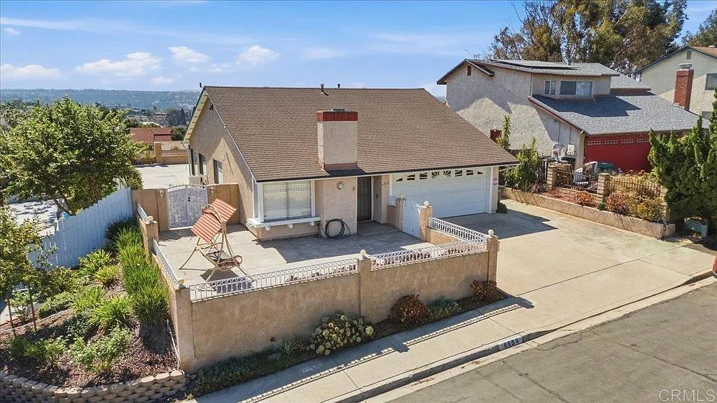 3 bed, 1068 sqft, $3,700 — Photo 2