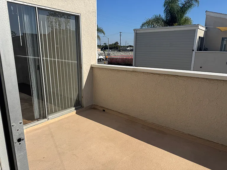 Huntington Harbour Villas — Photo 15