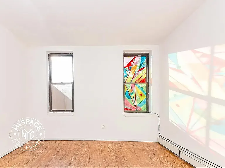 249 Melrose St #2R — Photo 6