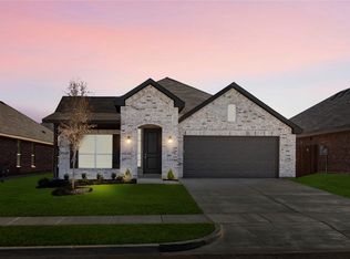 910 Eloise Ln, Cleburne, TX 76033