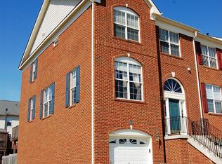25537 Beresford Dr, Chantilly, VA 20152