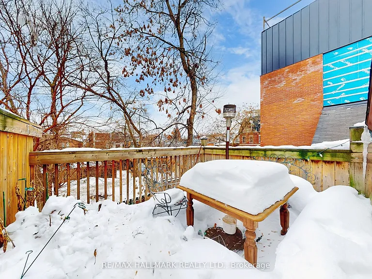 557 Parliament St #1 — Photo 16