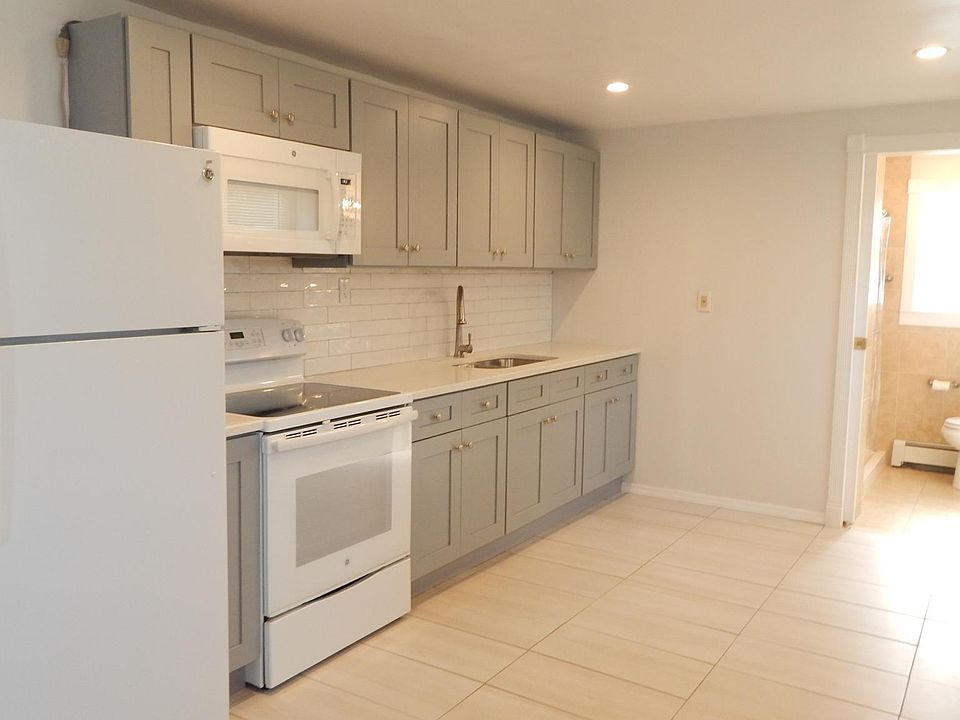 2nd image of 148 W 4th St
