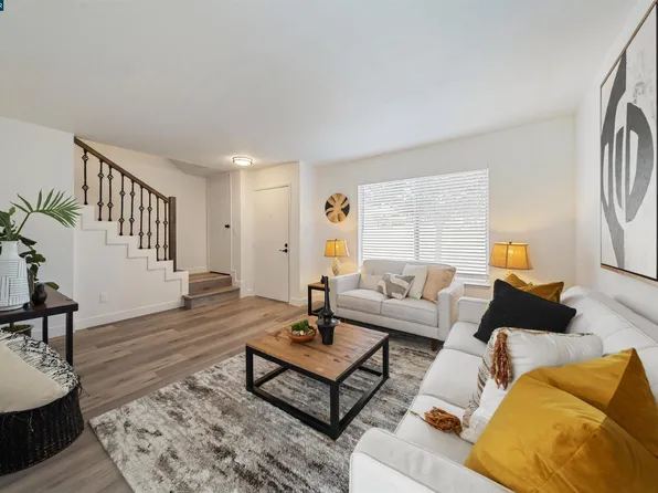 30 Park Ln, Richmond, CA 94803