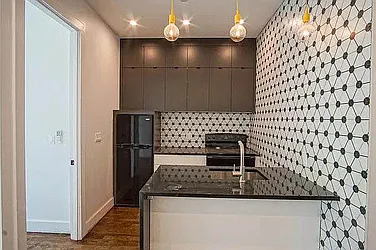 877 Park Avenue, #2B