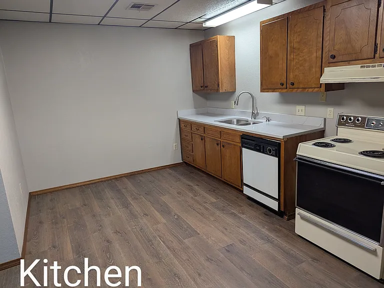 403 E 12th St #B — Photo 3