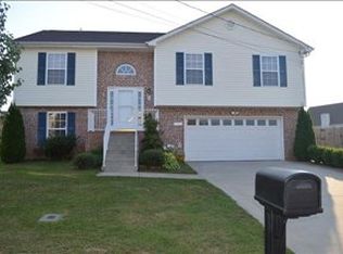 1220 Shorehaven Dr, Clarksville, TN 37042