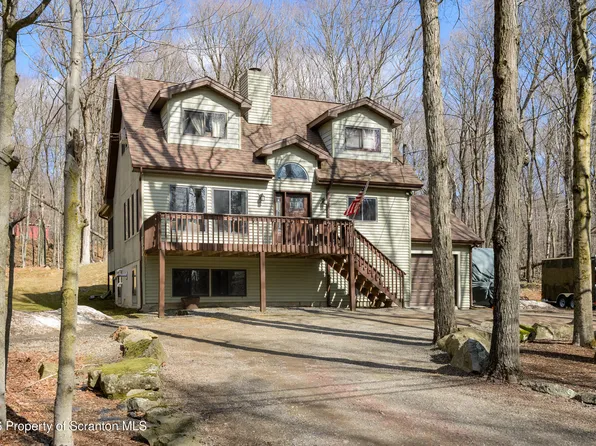 1399 Pocono Dr, Gouldsboro, PA 18424