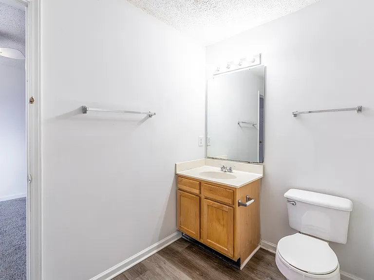 Reynolds Place Apartments — Photo 35