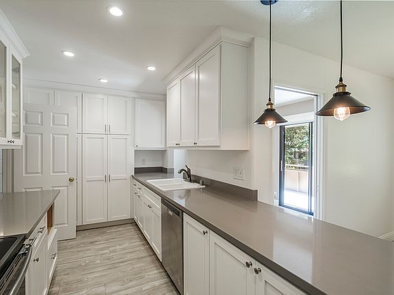 3rd image of 20720 4th St APT 8