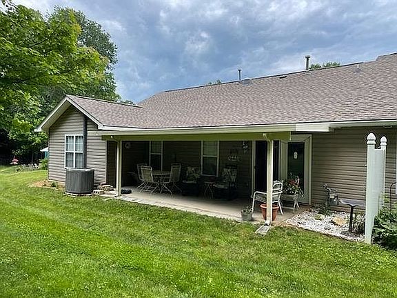 326 Wiltshire Circle 