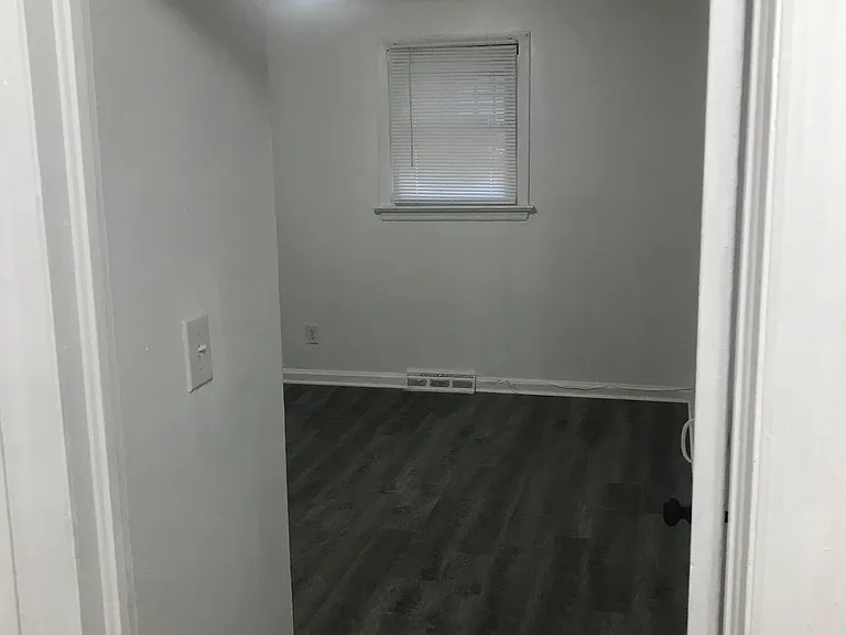 604 E Highland Ave — Photo 5