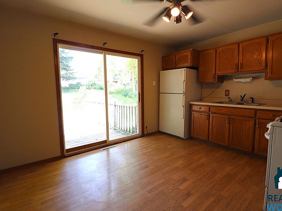 4th image of 241 E Cherrywood Dr