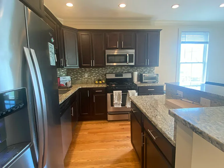 11 Sparhawk St #13 — Photo 5