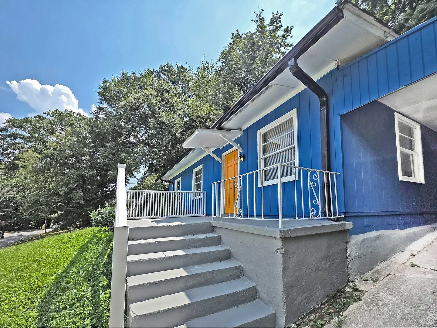 Fantastic 3/1 Bungalow Near Langford Park - Housing Vouchers Accepted — Photo 4