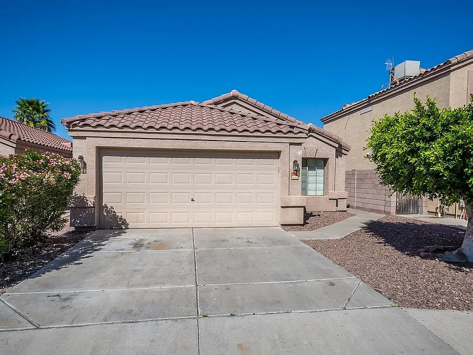 10864 E Clovis Ave