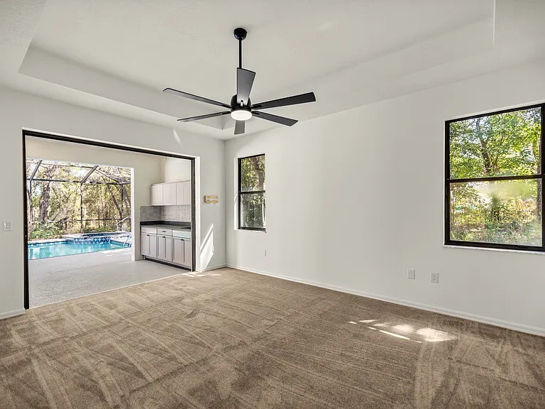 315 E Reehill St — Photo 14