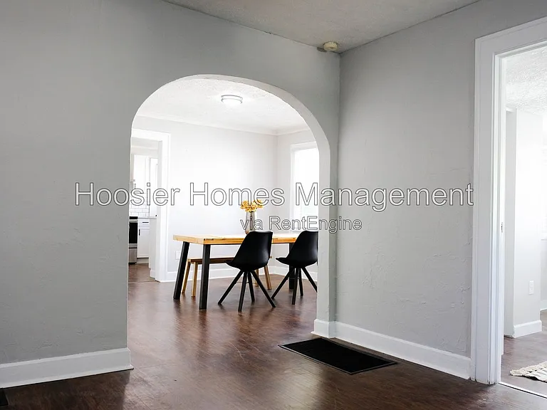 2035 E 43rd St — Photo 6