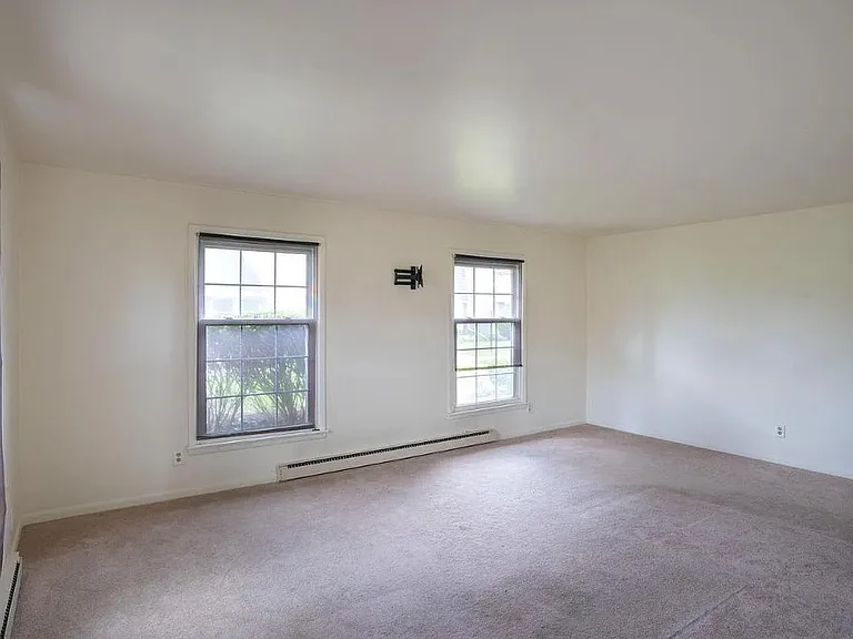570 Galen Dr — Photo 16