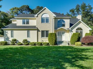 60 Jamestown Rd, Eatontown, NJ 07724