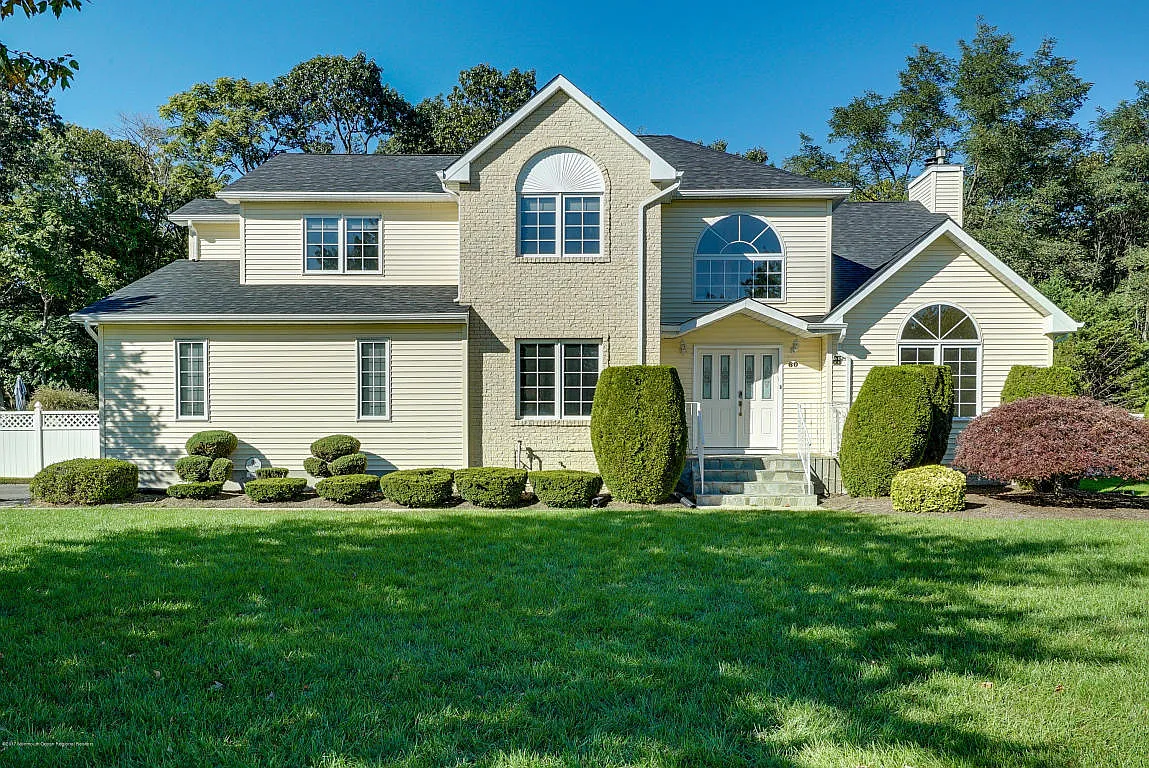 60 Jamestown Rd photo 1