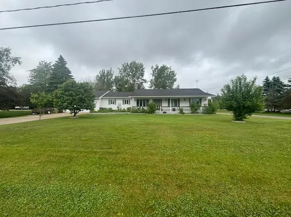 1140 Suburban St, Pinconning, MI 48650