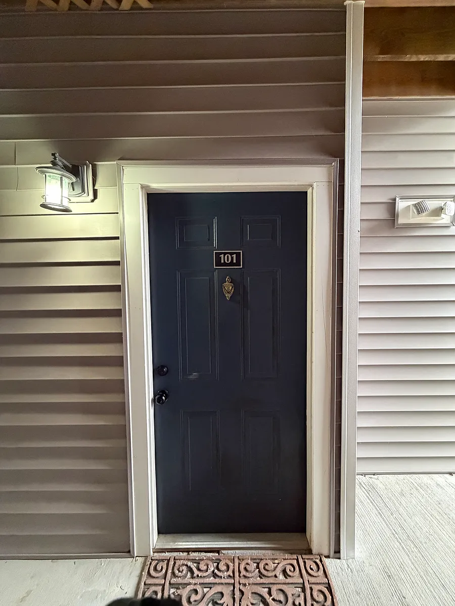 Front door on first level - 20453 Chesapeake Sq #101