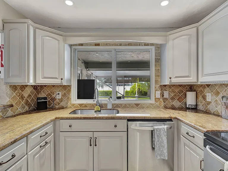 1104 Jackpine St #SEASON FURNISHED R — Photo 29