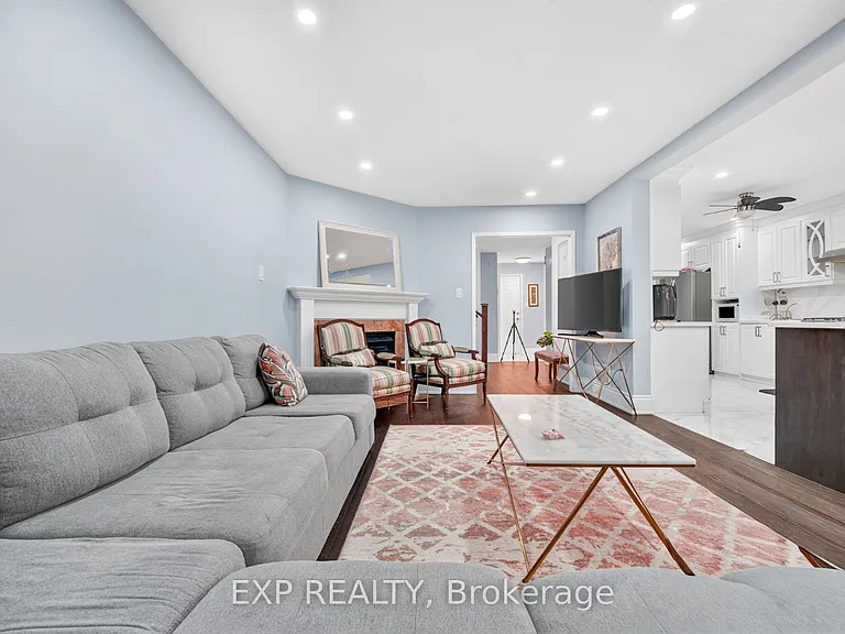5896 Chorley Pl #UPPER — Photo 5